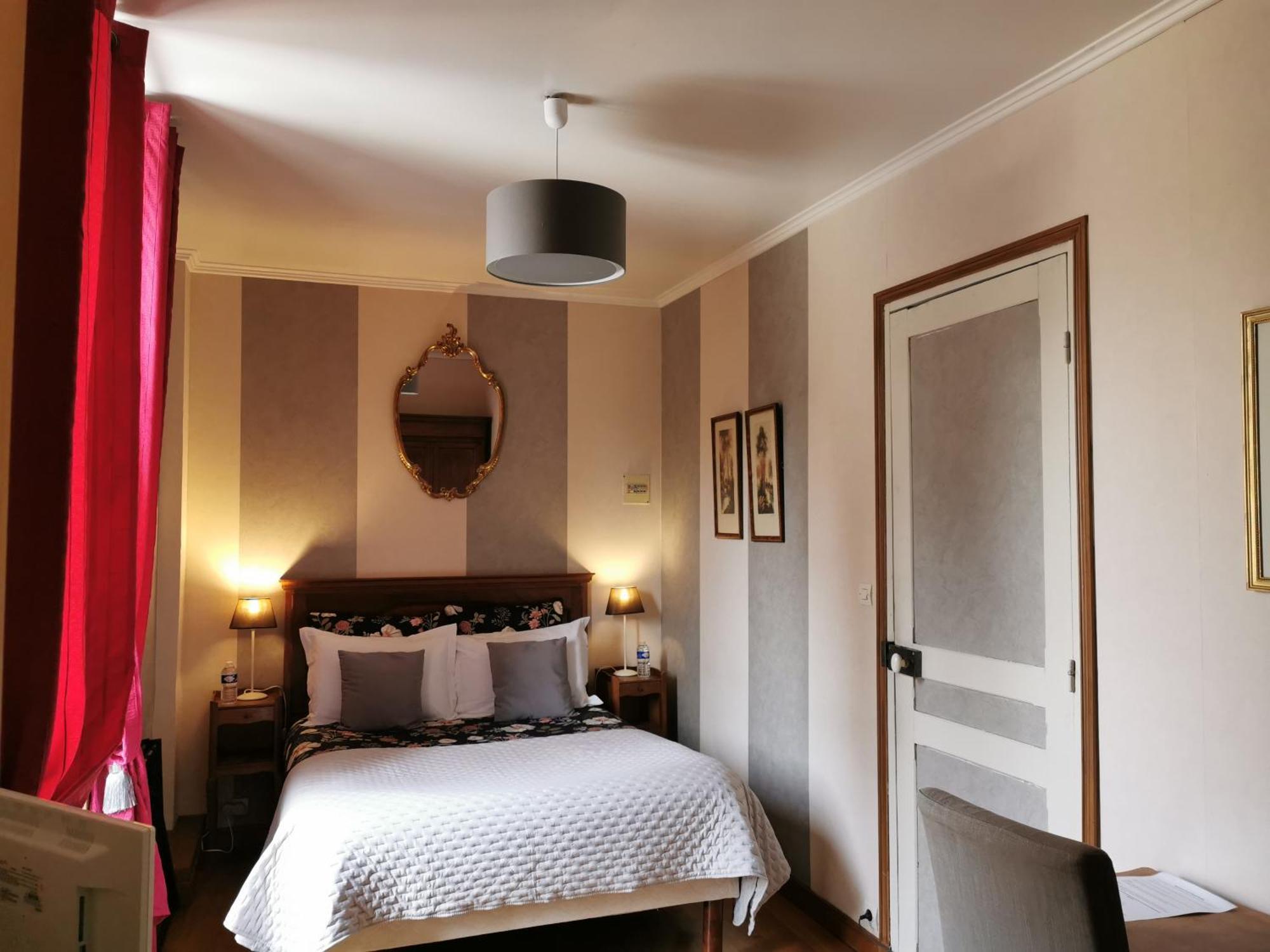 La Chasse Royale Hotel Plailly Exterior photo